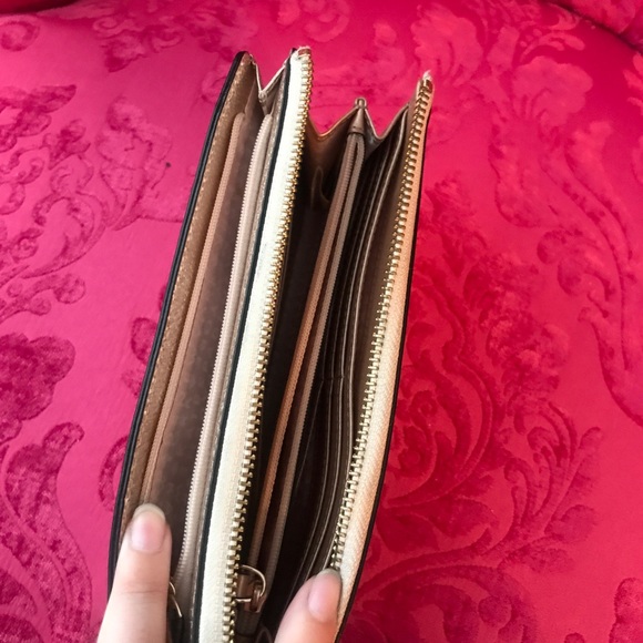 Kate Spade wristlet wallet metallic silver gold - Picture 7 of 8